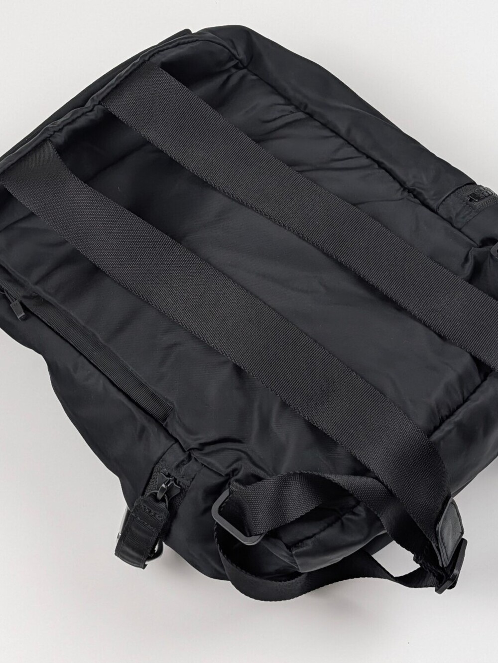 Lululemon Mini Backpack Black Nylon Athleisure Clean Fit Quiet Luxury Daypack - Picture 9 of 10